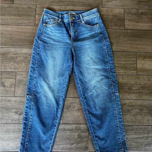 Democracy Blue Boyfriend Jeans with Natural Fading and Ab technology - Picture 1 of 5